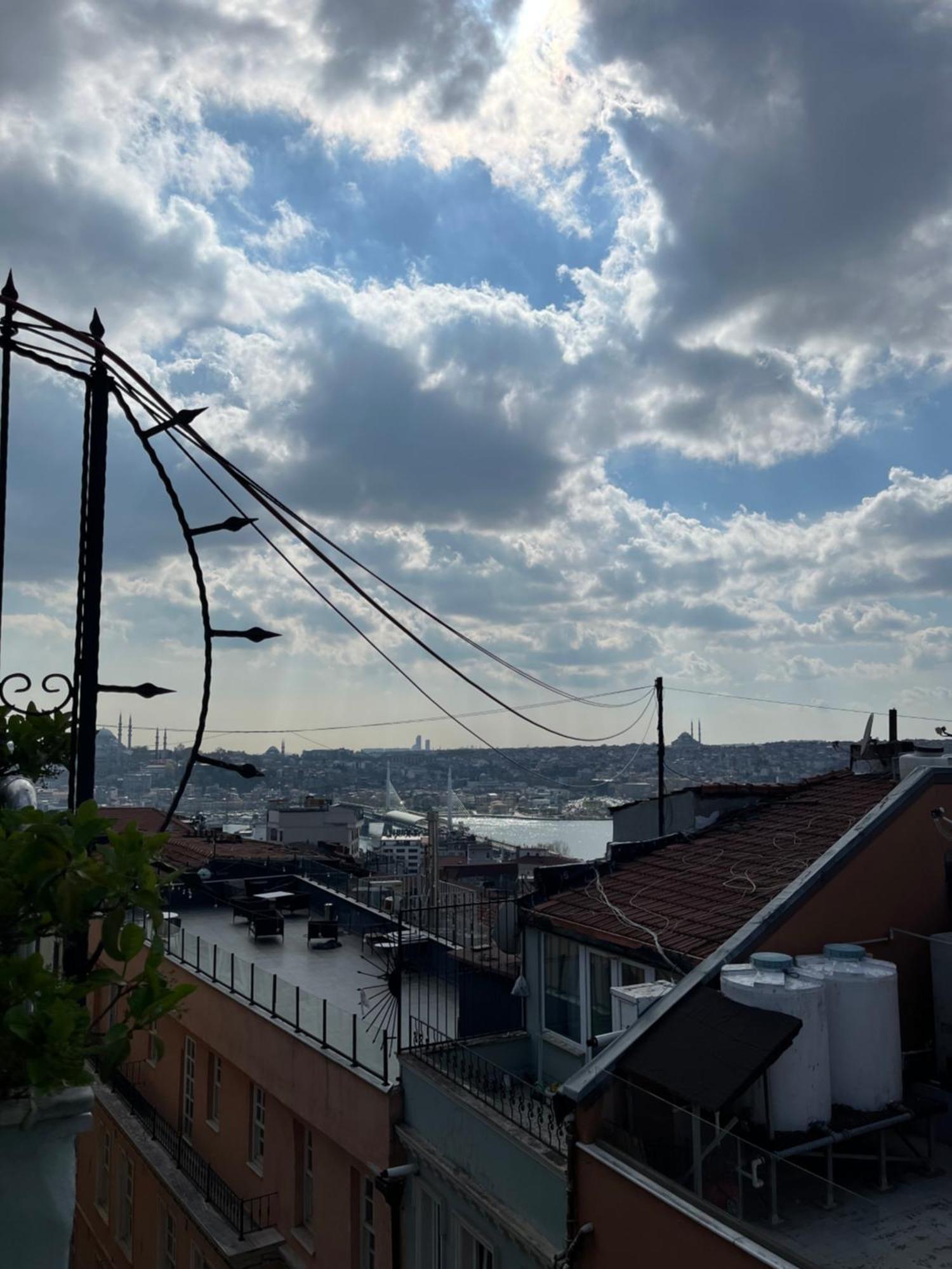 Ganbaru Tours - Flats In Galata Appartement Istanboel Buitenkant foto